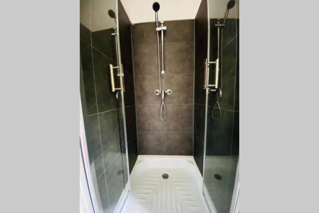 Appartement Rez-De-Chaussee Laon Exterior foto
