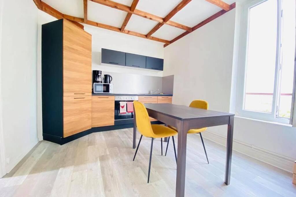 Appartement Rez-De-Chaussee Laon Exterior foto